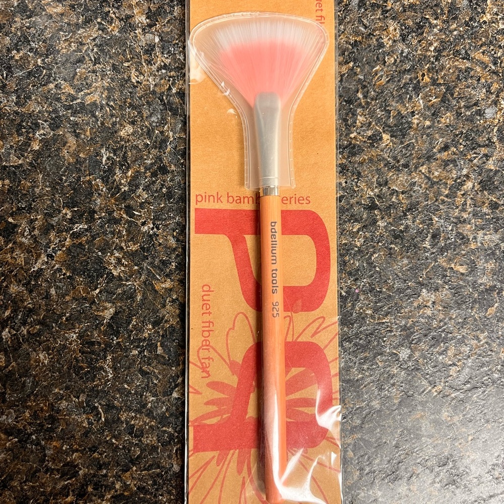 Pq bdellium 925 duet fiber fan brush